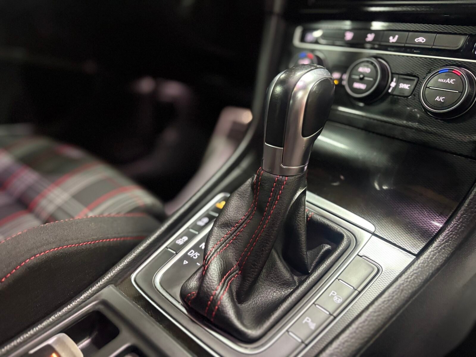 VOLKSWAGEN Golf GTI 2.0 TSI GTI 220 CV DSG
