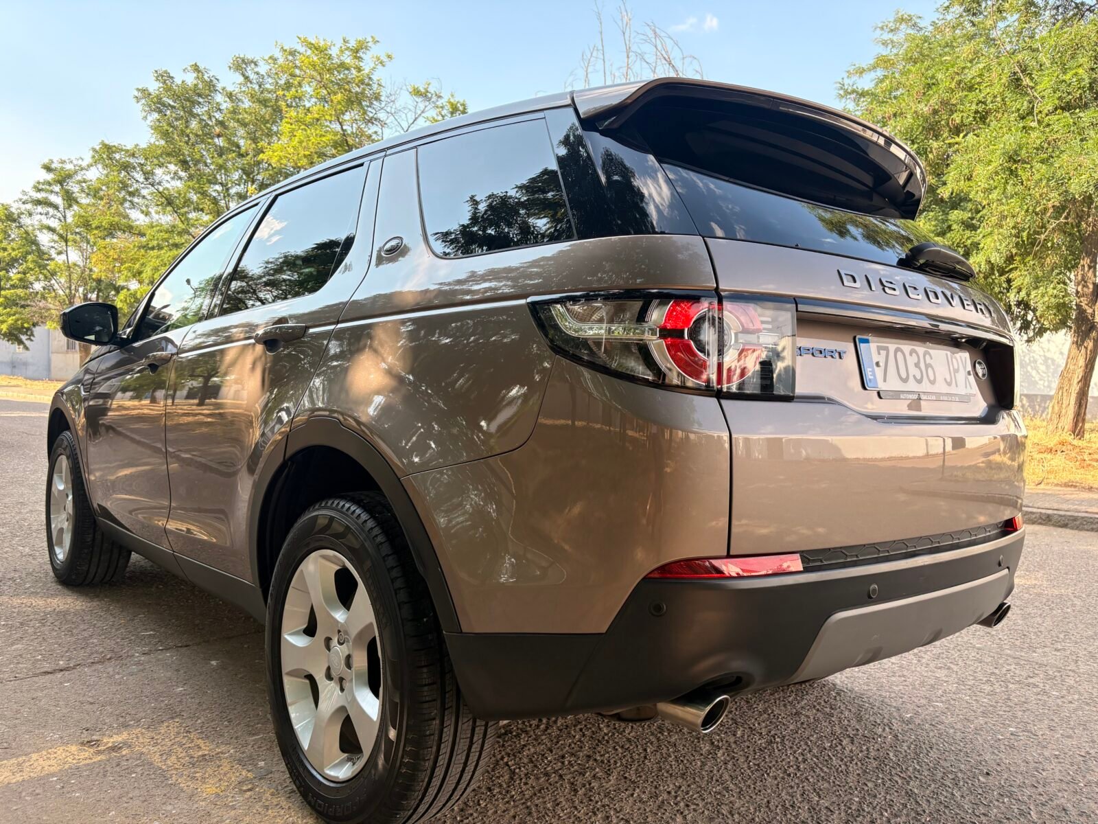 LAND-ROVER Discovery Sport