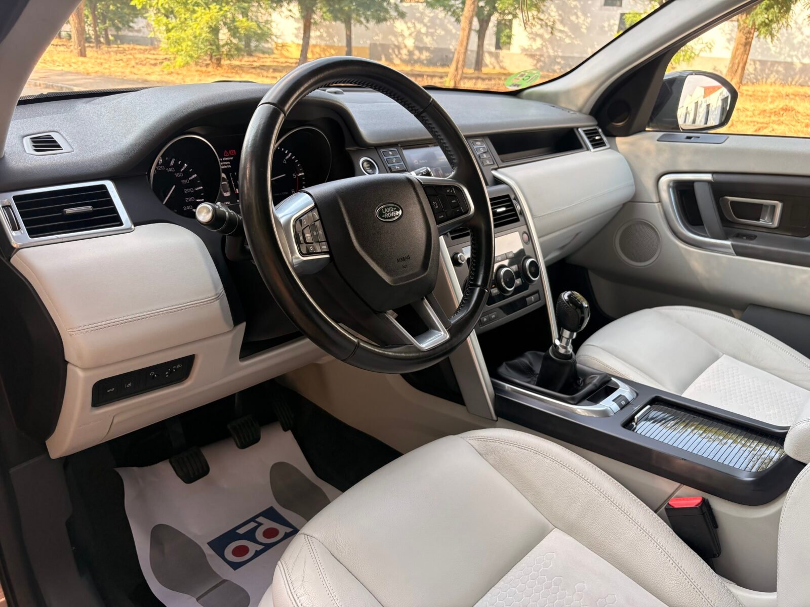LAND-ROVER Discovery Sport