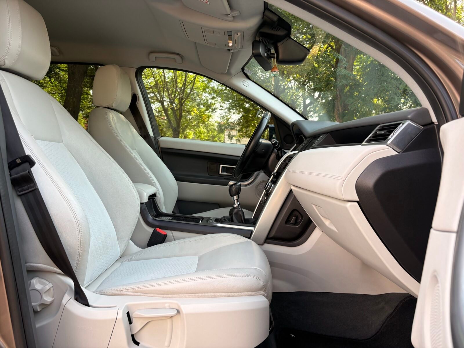 LAND-ROVER Discovery Sport