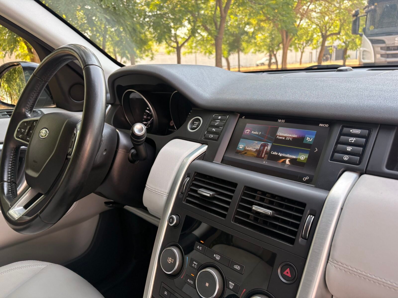 LAND-ROVER Discovery Sport