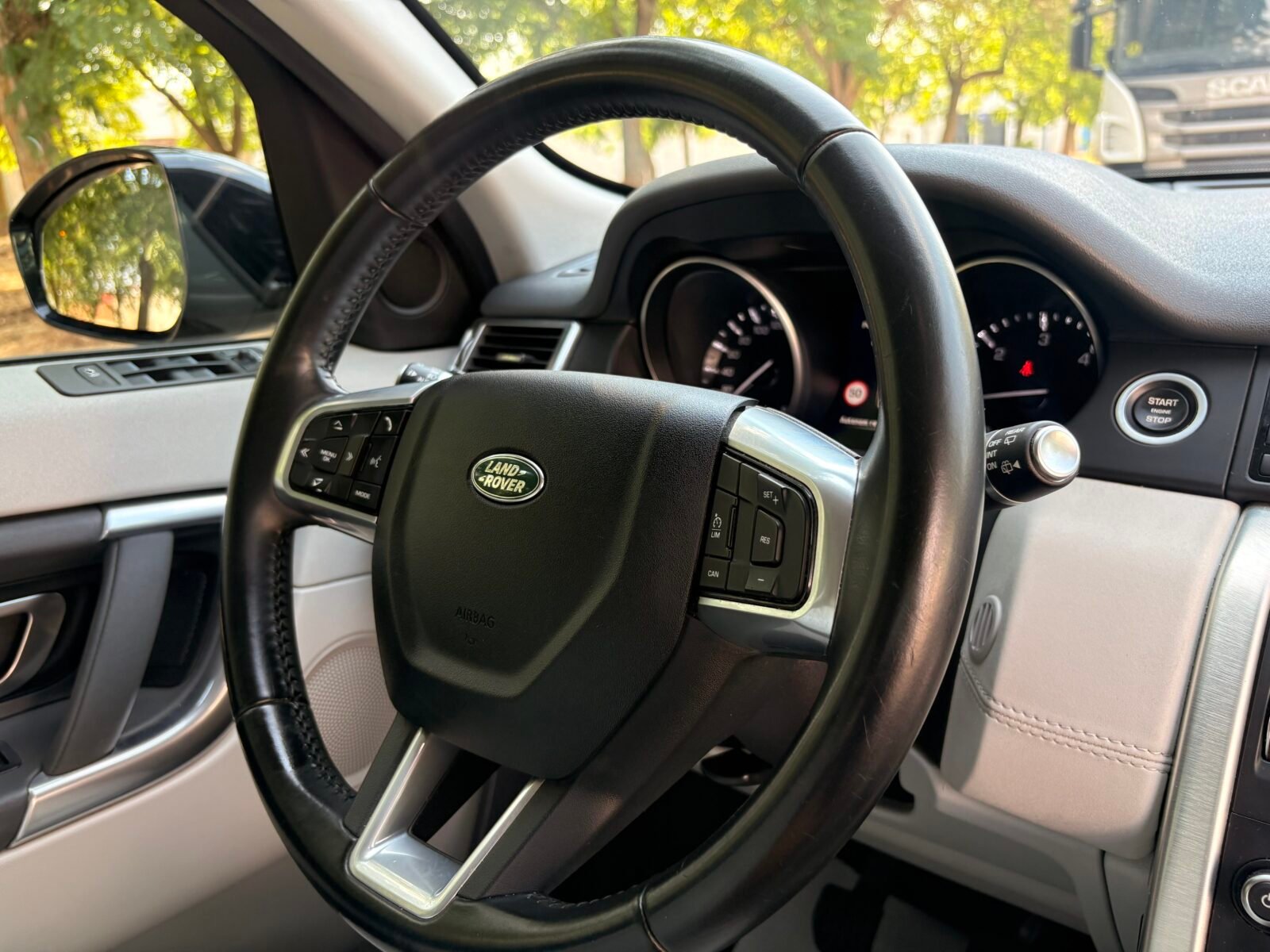 LAND-ROVER Discovery Sport